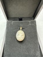  Gold Cameo Pendant