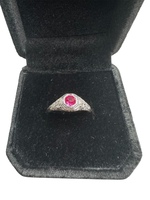 18kt Vintage Style Ring, Pink Stone Center